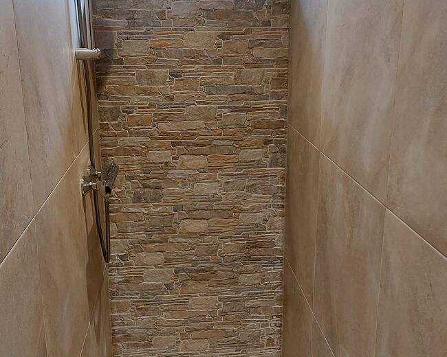 Moderne doucheruimte in receptiegebouw - vakantiepark - Van den Berg Houtbouw