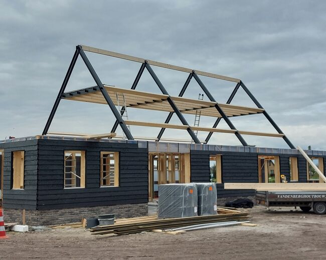 Moderne schuur/receptie te Reeuwijk - Luxe Houtbouw - Van den Berg Houtbouw