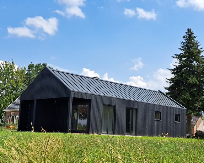 Luxe schuurwoning met fels dak - Van den Berg Houtbouw 