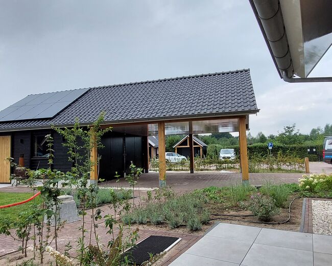 Moderne landelijke schuur met eiken gebinten - Van den Berg Houtbouw